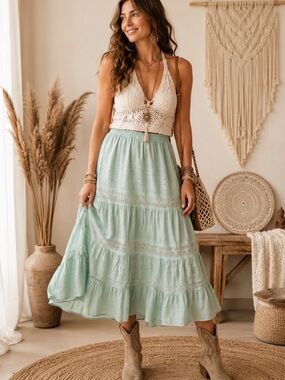 I. E. Relaxed Eyelet Teared Soft Green Skirt Sz 14